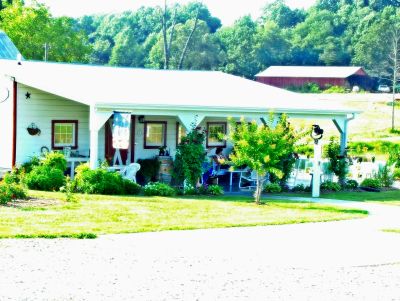 Another poor picture. This time showing the porch of Laurel Gray winery.